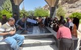 به مناسبت گرامیداشت هفته بهزیستی مراسم عطر افشانی و غبار روبی گلزار مطهر شهدا درچرام انجام شد